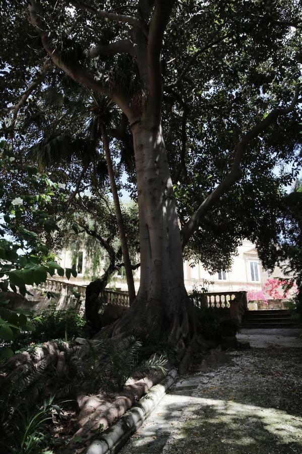 Garden Suite At Palazzo Famularo 莱切 外观 照片